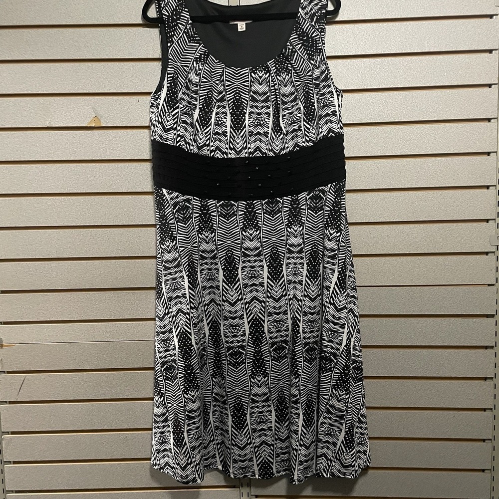 CB Established 1962 Dress Size 16 Woman's Black White Beads Tank Gathered Neck